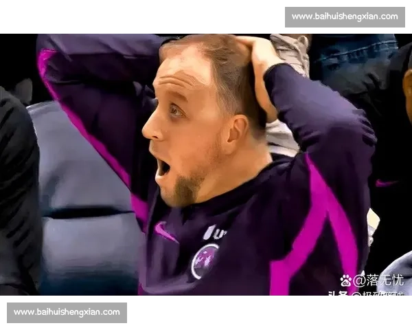 争议判罚，粉丝炸锅！电竞裁判的“黑脸”背后，有多少无奈